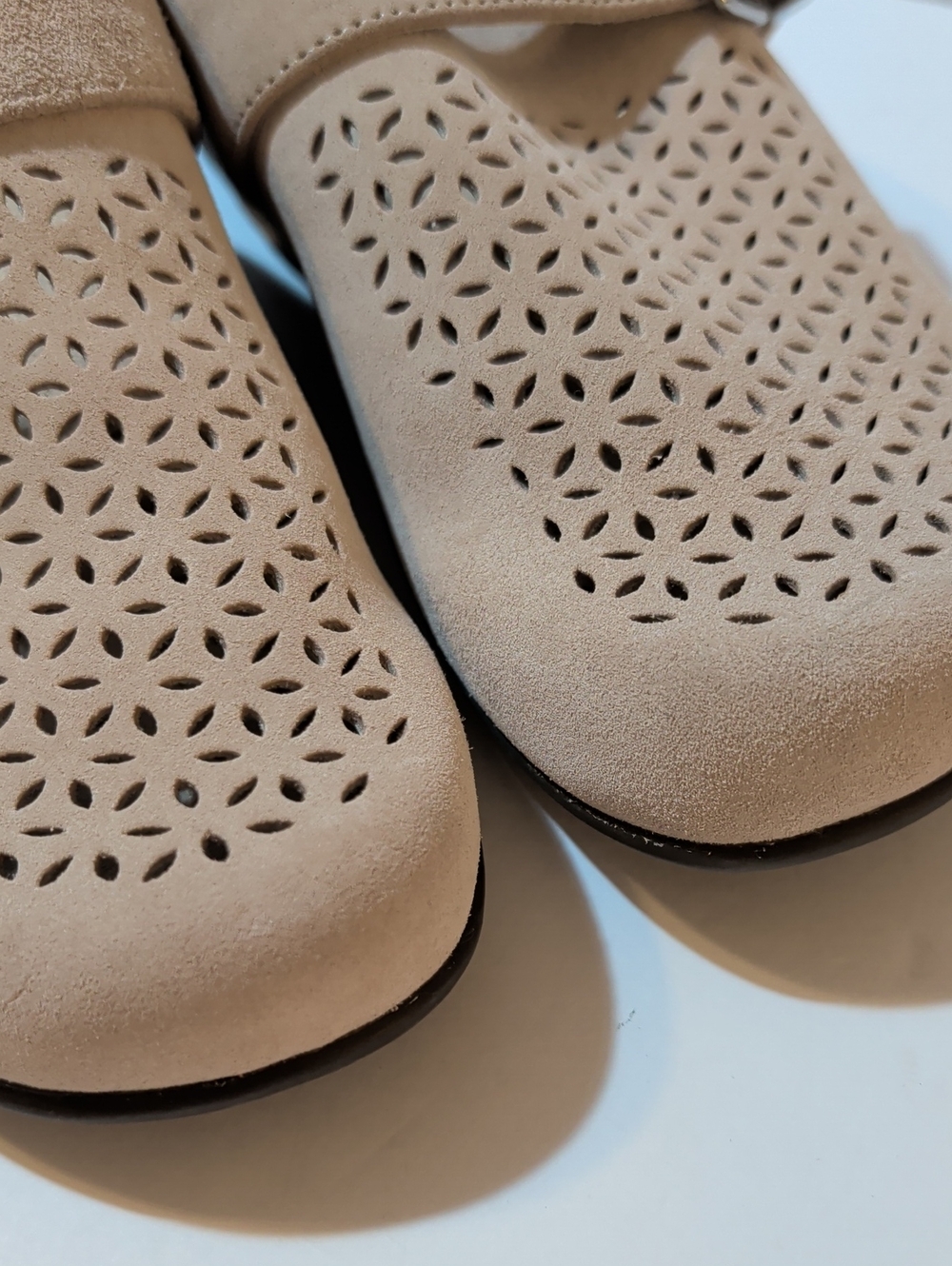 Vionic Moca Mules Women's Beige Suede Perforated Mule Adjustable Buckle Size 8 - Picture 9 of 10